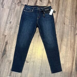 Blue Ankle Cropped Jeans with Tapered Legs
